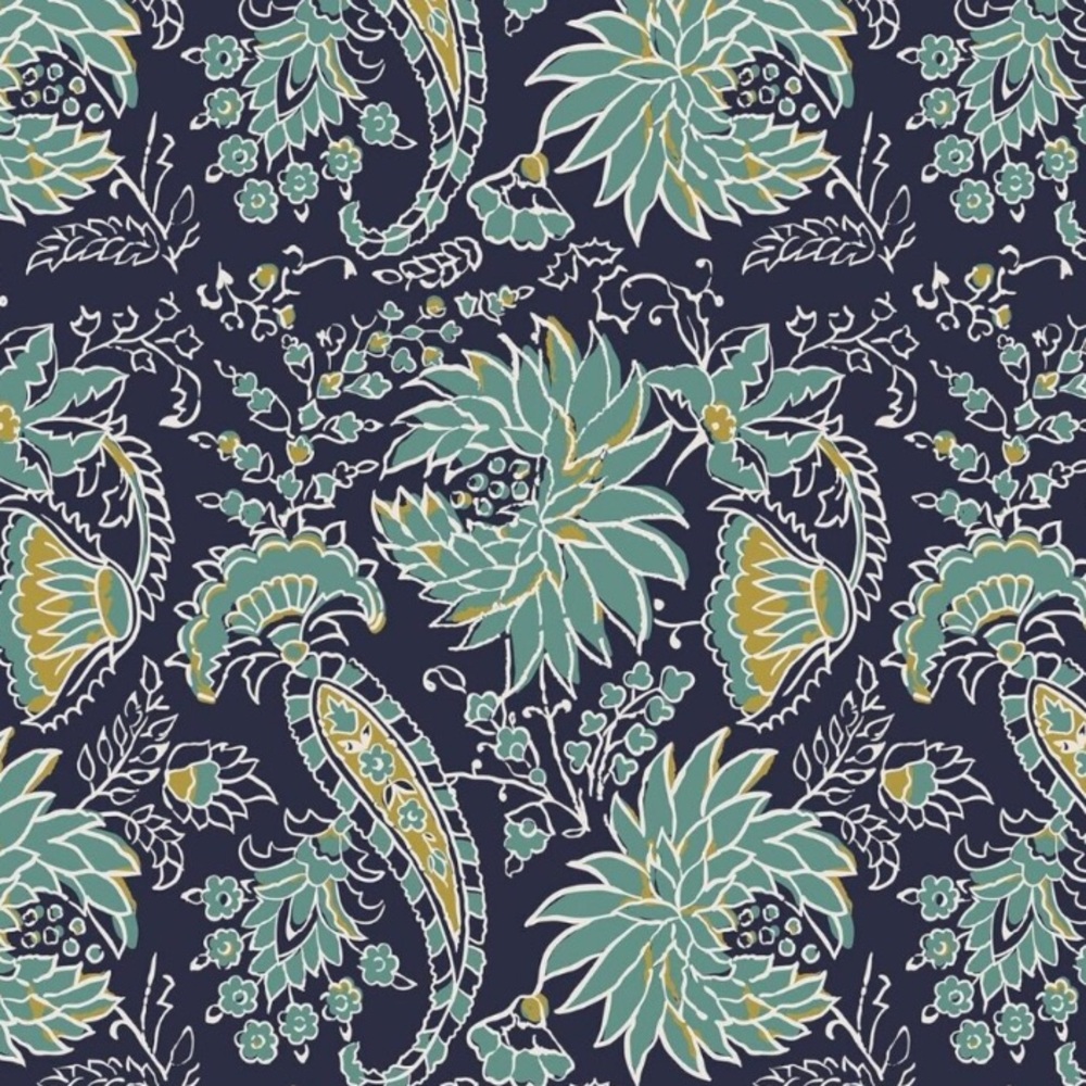 Large Paisley Print Fleece Throw Blanket - Picture 3 of 5